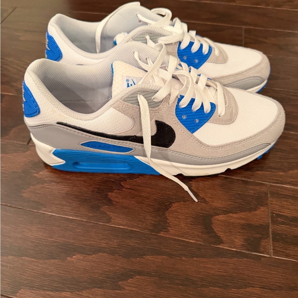Nike Men’s Air Max 90